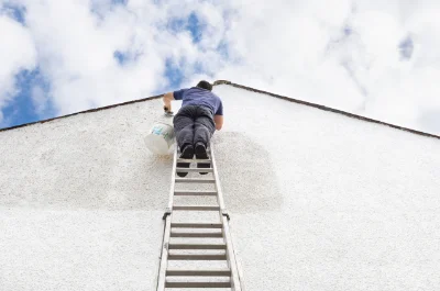 Peinture extérieure aux Salelles — façades et ravalement